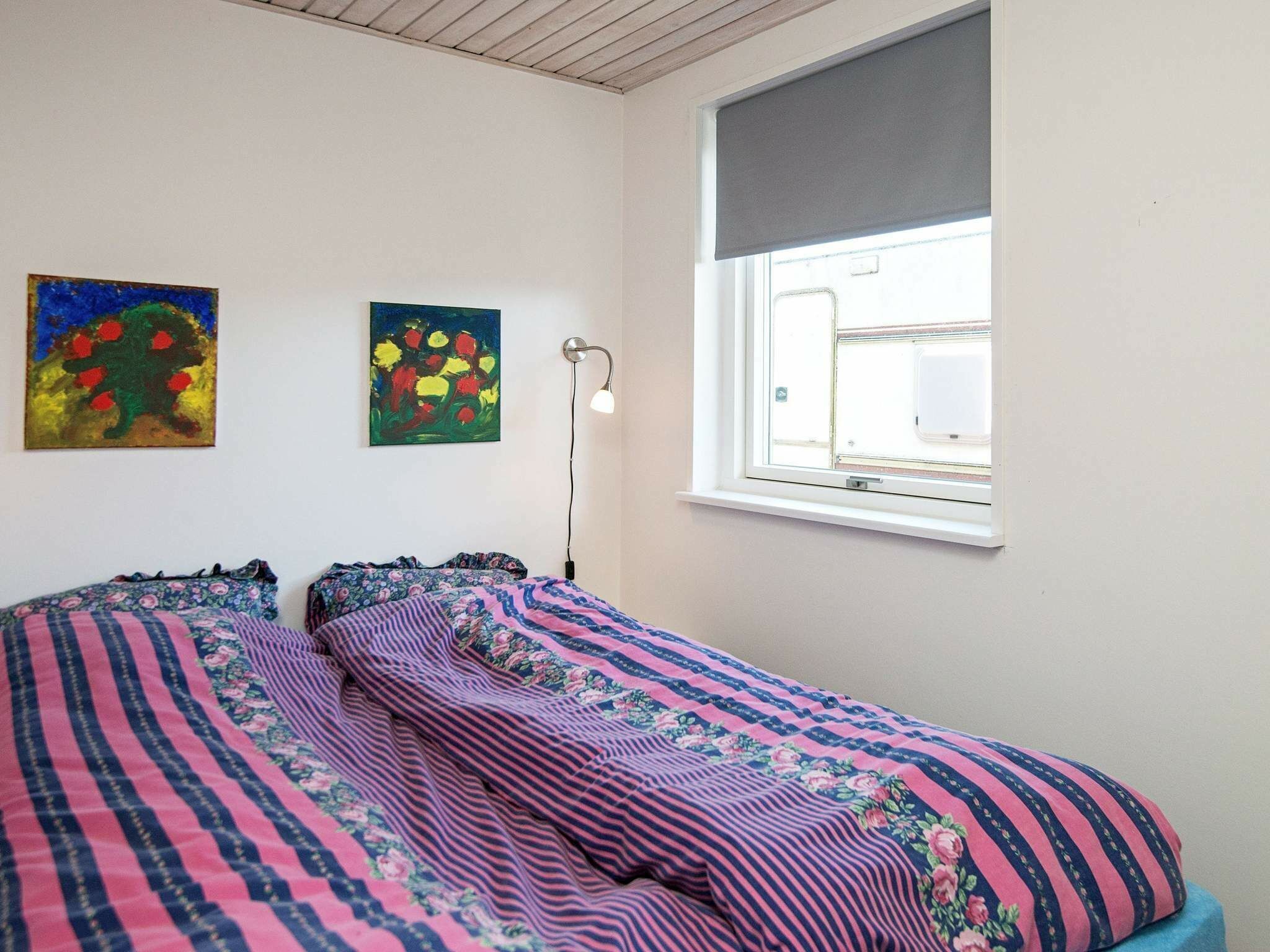 2 bedrooms, cribs/infant beds