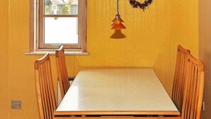 Dining - Cozy Cottage With a Scenic View in Hovborg (Hovborg)