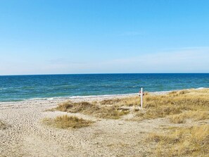 Beach - Eclectic Holiday Home in Dannemare With Barbecue (Dannemare)