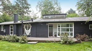 Exterior - Stunning Holiday Home in Fårevejle Near Beach (Faarevejle)
