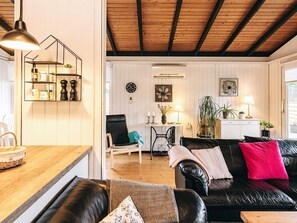 Interior - Spacious Holiday Home in Væggerløse near Sea (Vaeggerlose)