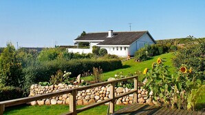 Exterior - Quaint Holiday Home in Faabord near Sea (Faaborg)