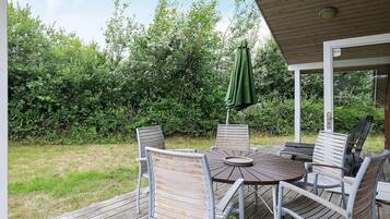 House | Outdoor dining