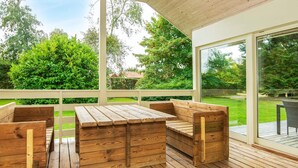House | Outdoor dining