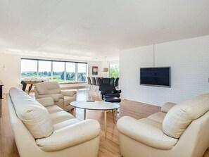 Living room - Breezy Holiday Home in Jutland With Garden Seating (Hanstholm)