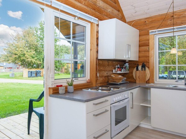 House | Private kitchen | High chair - 4 Person Holiday Home in Hovborg (Hovborg)