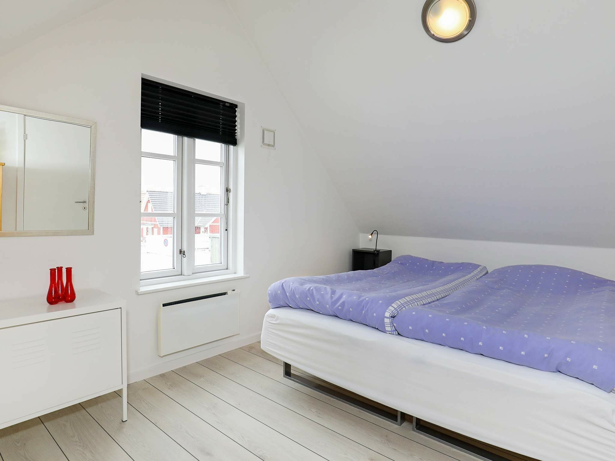 2 bedrooms, cribs/infant beds