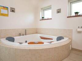 House | Spa treatment