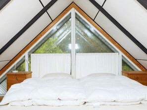 House | 3 bedrooms, individually furnished - 8 Person Holiday Home in Fur-by Traum (Fur)