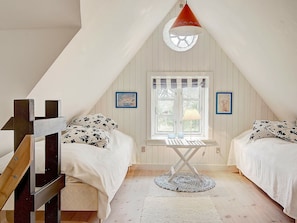 2 bedrooms, cribs/infant beds, WiFi