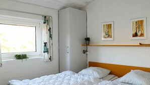 3 bedrooms, cribs/infant beds, individually furnished - Lush Holiday Home in Blavand With Terrace (Blavand)