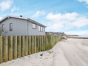 House | Water view - Seaside Escape in Hvalpsund - By Traum Ferienwohnungen (Farso)