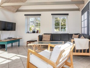 House | Living area - Adorable Holiday Home in Fur near Sea (Fur)