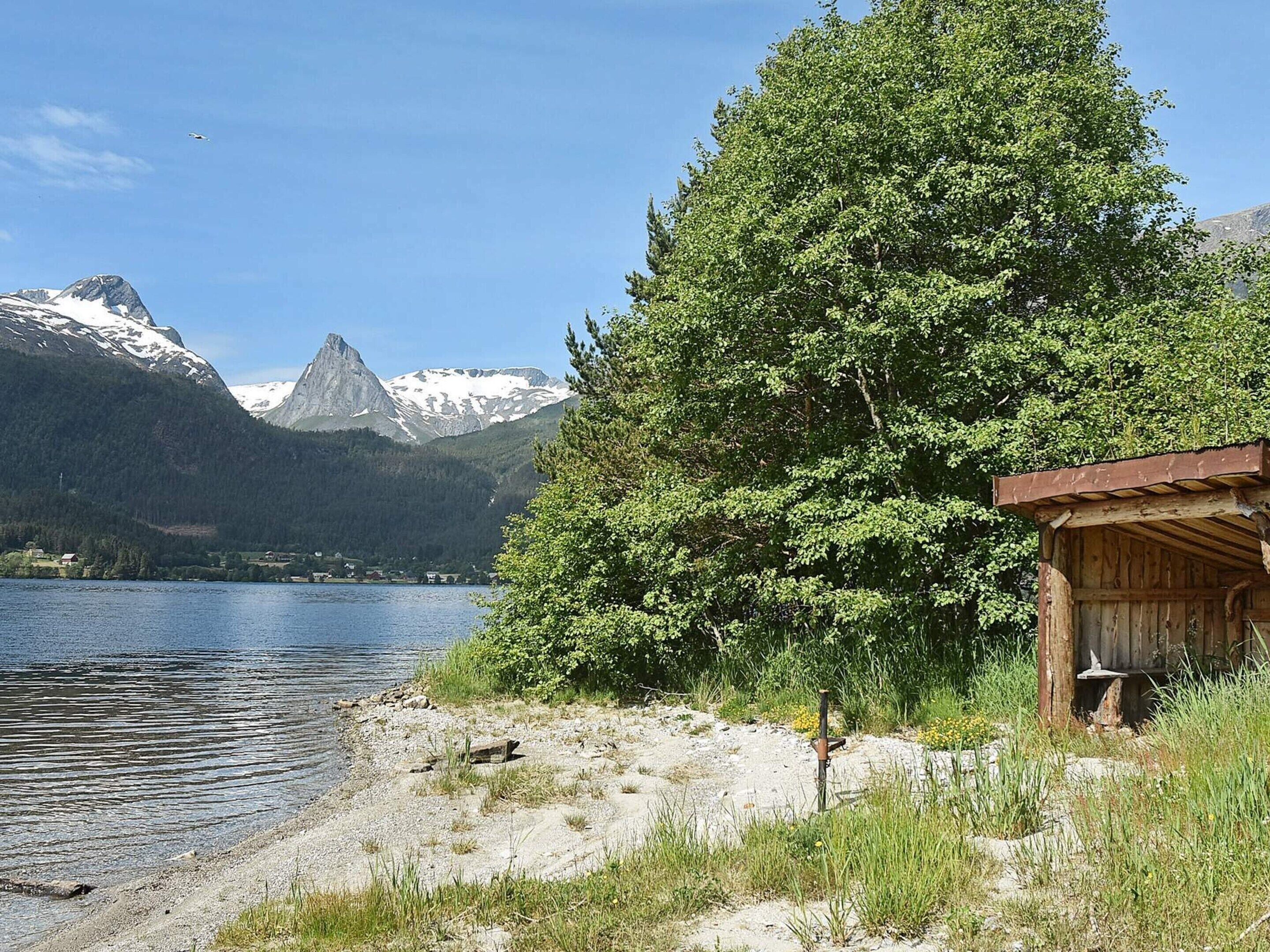 House | Beach | Fishing