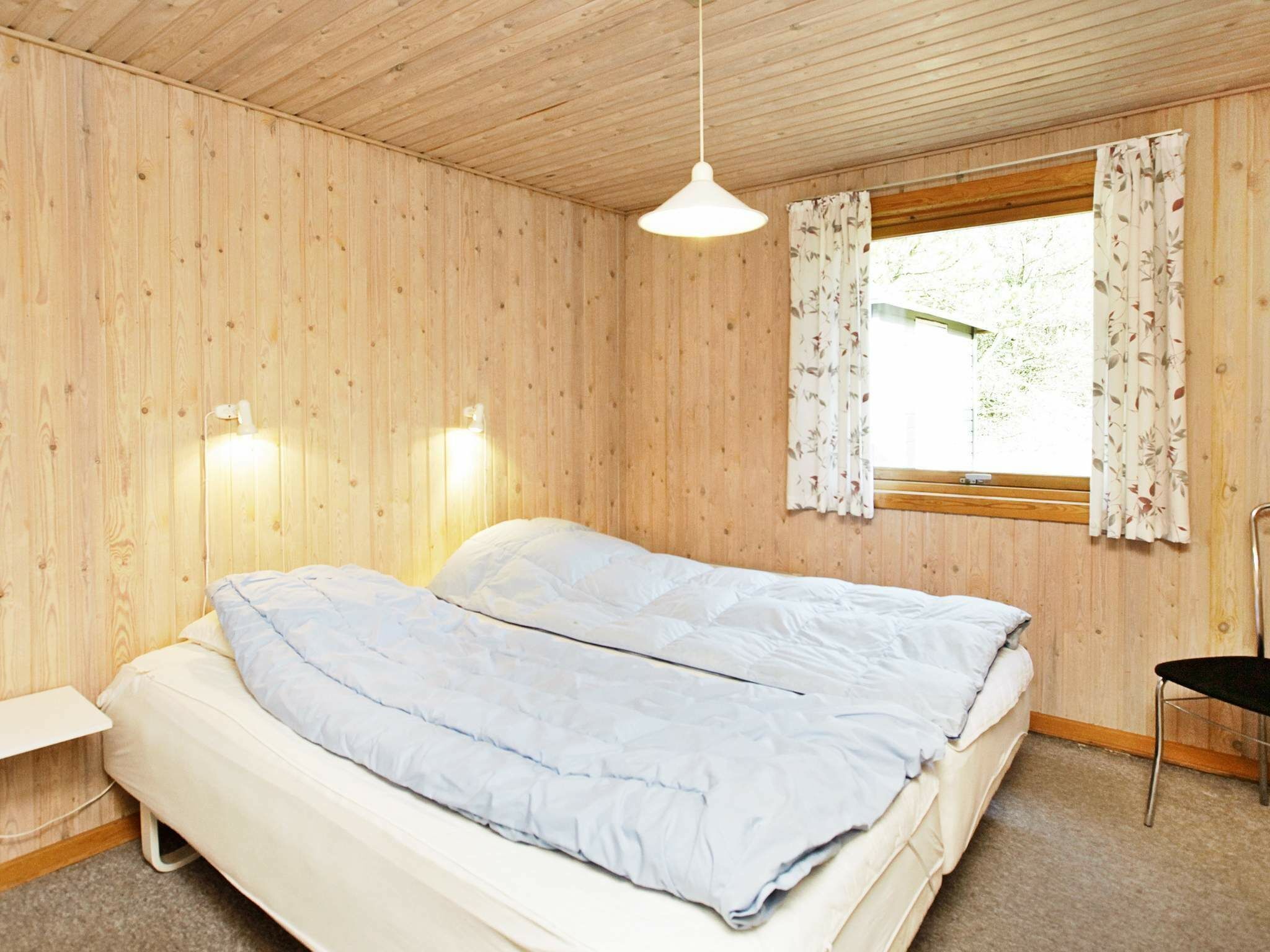 3 bedrooms, cots/infant beds