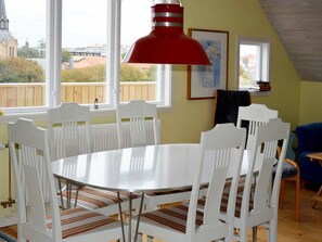 Fridge, microwave, dishwasher, coffee/tea maker - 4 Person Holiday Home in Kungshamn (Kungshamn)