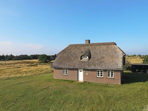 House | Exterior - Vintage Holiday Home in Blåvand near Sea (Blavand)