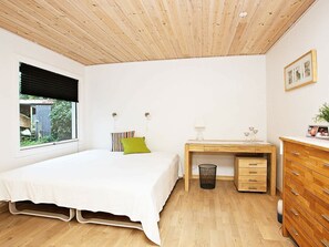 1 bedroom - Modern Holiday Home Near Nibe With Terrace (Nibe)