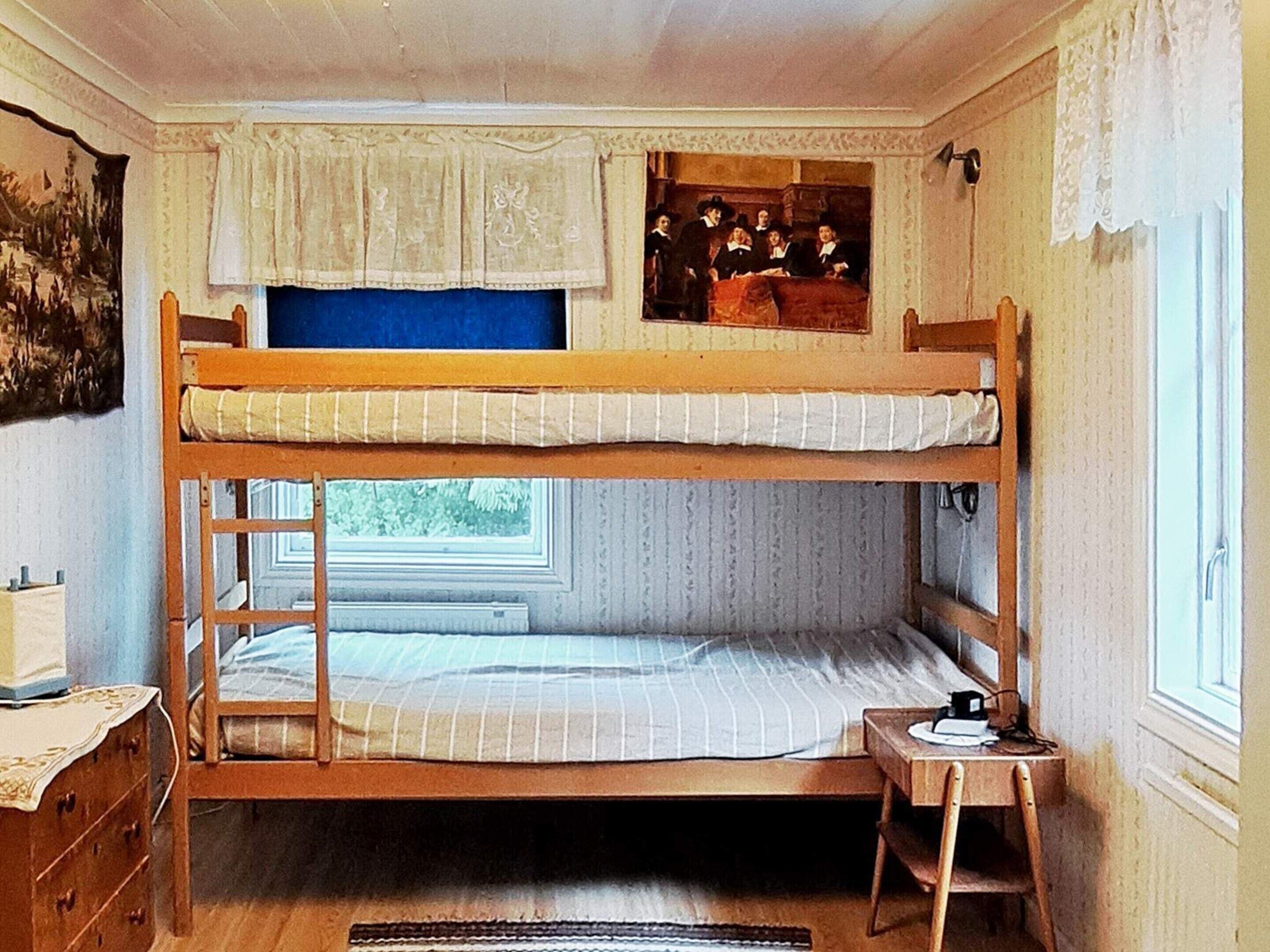 House | 3 bedrooms, individually furnished, bed sheets