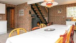 Dining - Beautiful Holiday Home in Øster Assels With Roofed Terrace (Øster Assels)