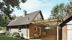 Exterior - Beautiful Holiday Home in Øster Assels With Roofed Terrace (Øster Assels)