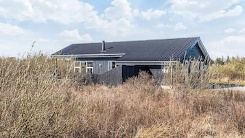 House | Pemandangan dari hartanah