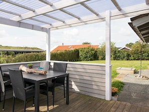 House | Outdoor dining