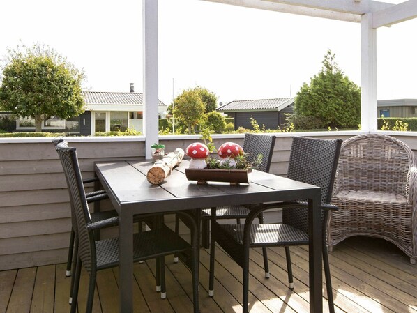 House | Outdoor dining