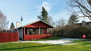 Exterior - Serene Holiday Home in Svendborg With Foosball Table (Svendborg)