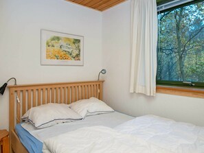 2 bedrooms, cribs/infant beds - Scenic Holiday Home in Silkeborg near Lake (Silkeborg)