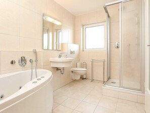 Apartment | Bathroom