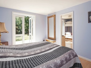 4 bedrooms, cribs/infant beds