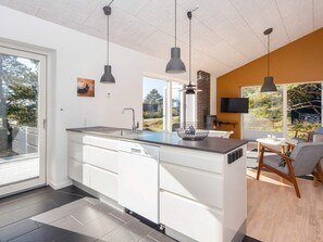 House | Private kitchen | High chair - Spacious Holiday Home in Rømø near Sea (Rømø)