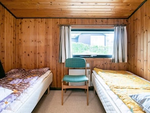 3 bedrooms, cribs/infant beds