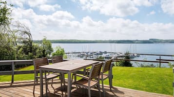 House | Water view