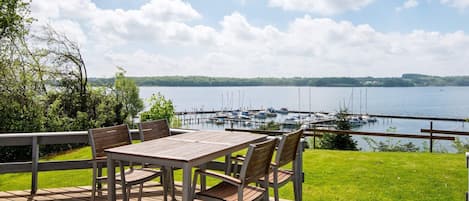 House | Water view