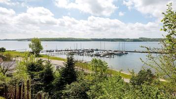House | Water view
