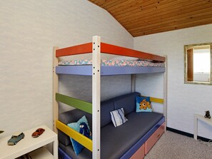House | 1 bedroom, cribs/infant beds