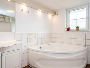 House | Spa treatment - 4 Person Holiday Home in Blavand-by Traum (Blavand)
