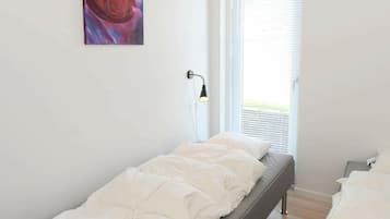 5 bedrooms, cots/infant beds