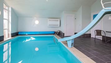 Talo | Uima-allas | Sisäuima-allas, ulkouima-allas