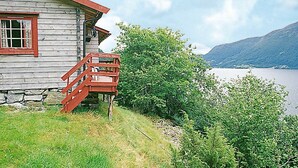 Exterior - 8 Person Holiday Home in Nordfjordeid (Eid)