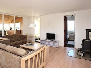 Living area - Spacious Holiday Home in Løkken Jutland near Beach (Lokken)