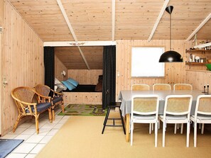 Dining - Traditional Holiday Home in Løkken near Ocean (Lokken)
