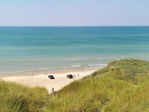 Beach - Traditional Holiday Home in Løkken near Ocean (Lokken)