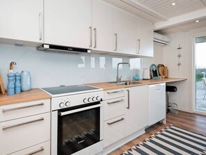 Private kitchen - Lovely Holiday Home in Hemmet near Sea (Hemmet)