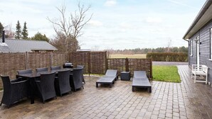 Balcony - Vintage Holiday Home in Rødby With Hot Tub (Rodby)