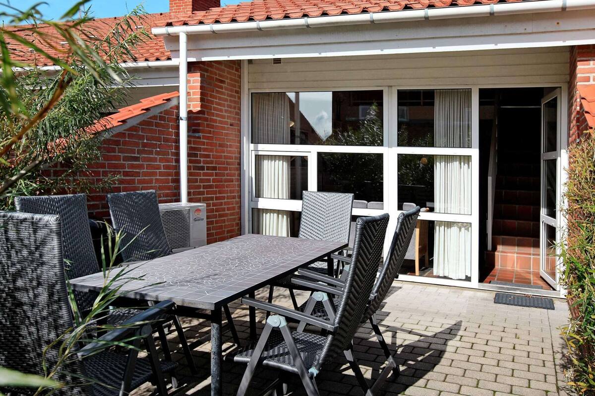 House | Outdoor dining