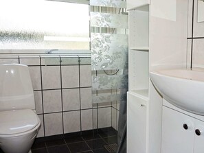 House | Bathroom - Luxury Holiday Home in Hadsund near Sea (Hadsund)