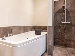 House | Bathroom